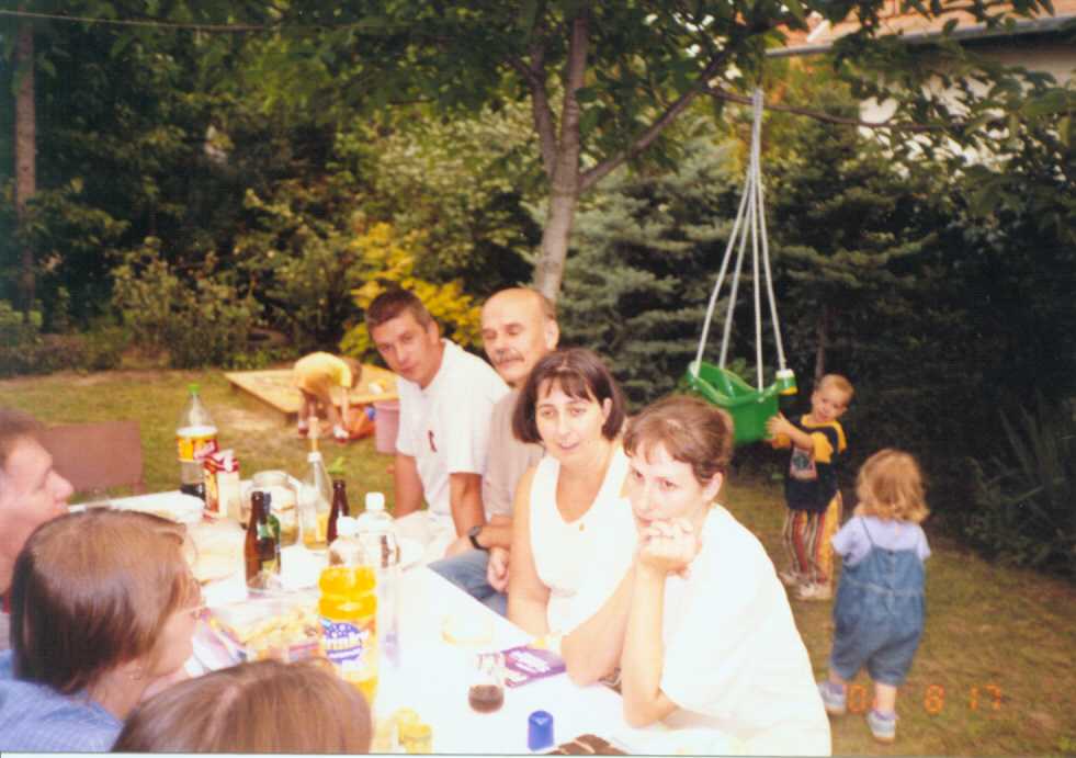 1.jpg (62886 bytes)
