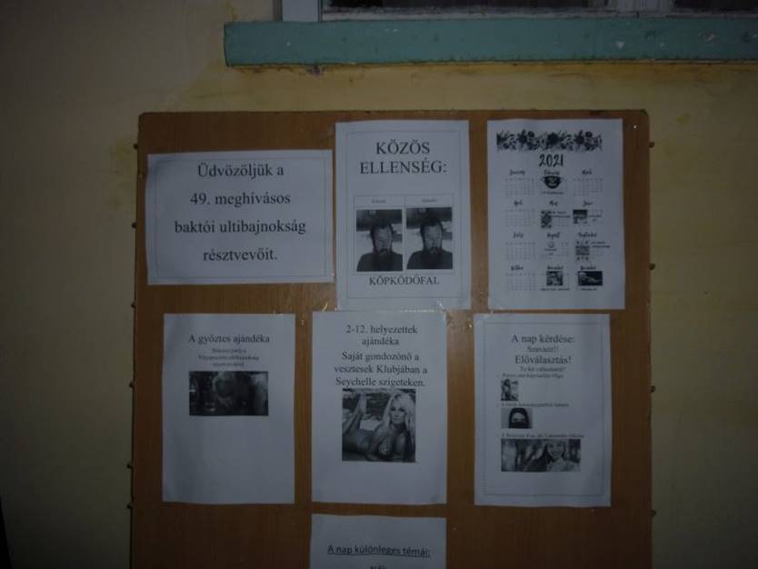 A kpen szveg, fal, alrs lthat

Automatikusan generlt lers