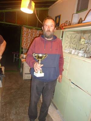 A k�pen belt�ri, szem�ly, fal, padl� l�that�

Automatikusan gener�lt le�r�s